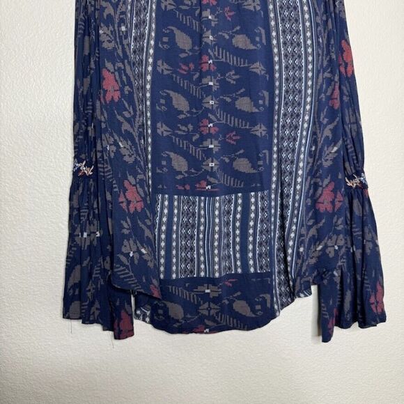 Lucky Brand Top Large Blue Square Stitch Print Embroidered V-Neck Boho Peasant - Picture 8 of 10